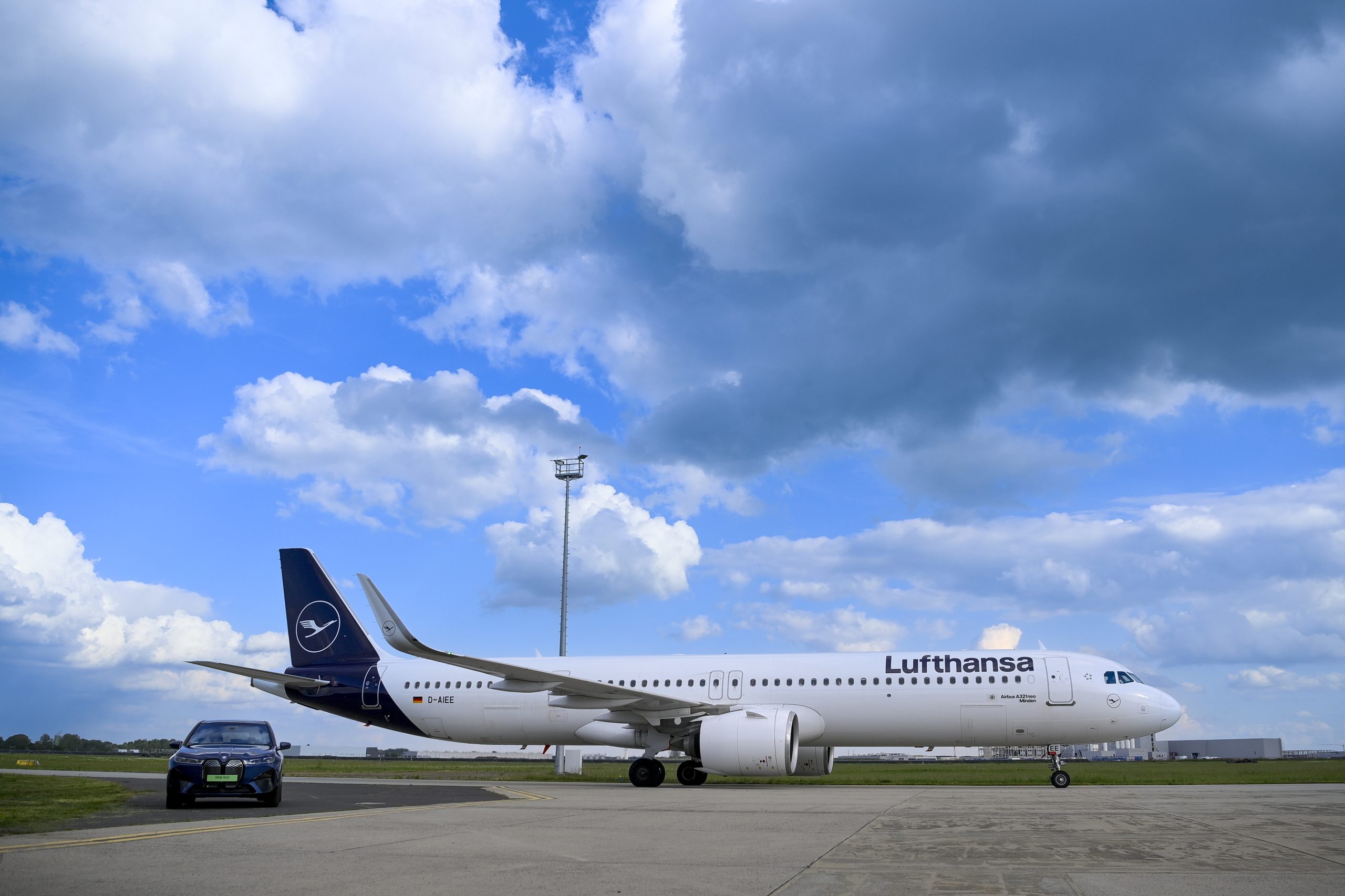 BMW-Lufthansa megállapodás: nagyobb repülõk közlekednek Deb