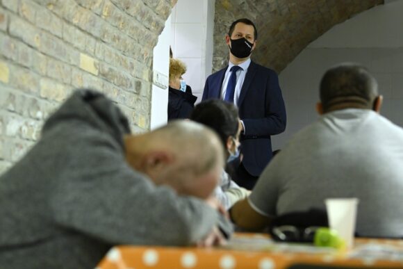 Attila Fülöp, State Secretary for Social Affairs of the Ministry of Human Resources (Emmi) in the living room warmer of the New Beginning House of the Salvation Army Hungary on February 10, 2021. In view of the expected extremely cold weather, a red code signal will come into force on the morning of 12 February at ten o'clock and, accordingly, homeless people will also have to be admitted to residential social institutions not reserved for them. MTI / Tamás Kovács